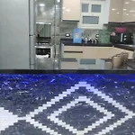 للايجار شقة فندقية مفروشة بالكامل امام سيتي ستارز مدينه نصر